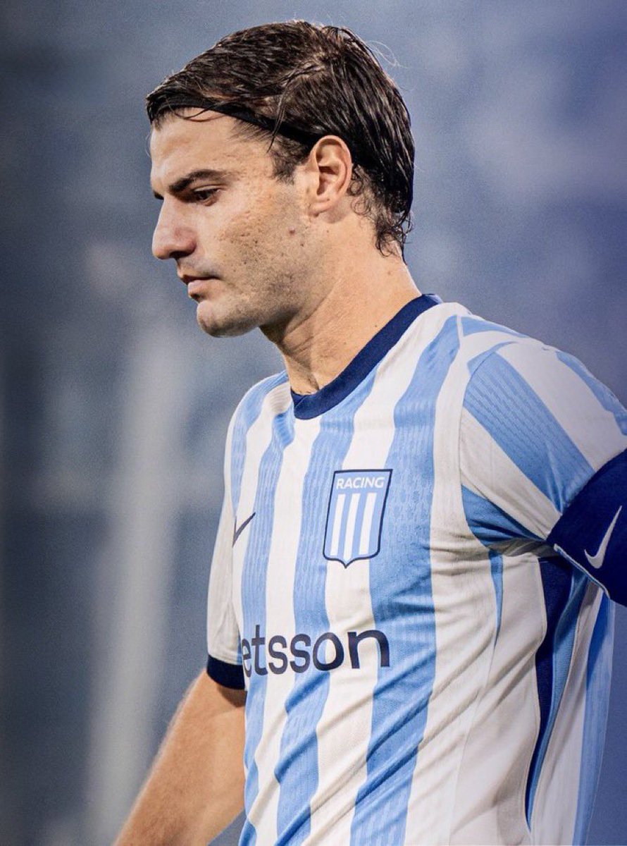Negociações entre Vasco e Racing por Santiago Sosa estão avançadas e jogador pode fazer sua última partida pelo clube neste sábado