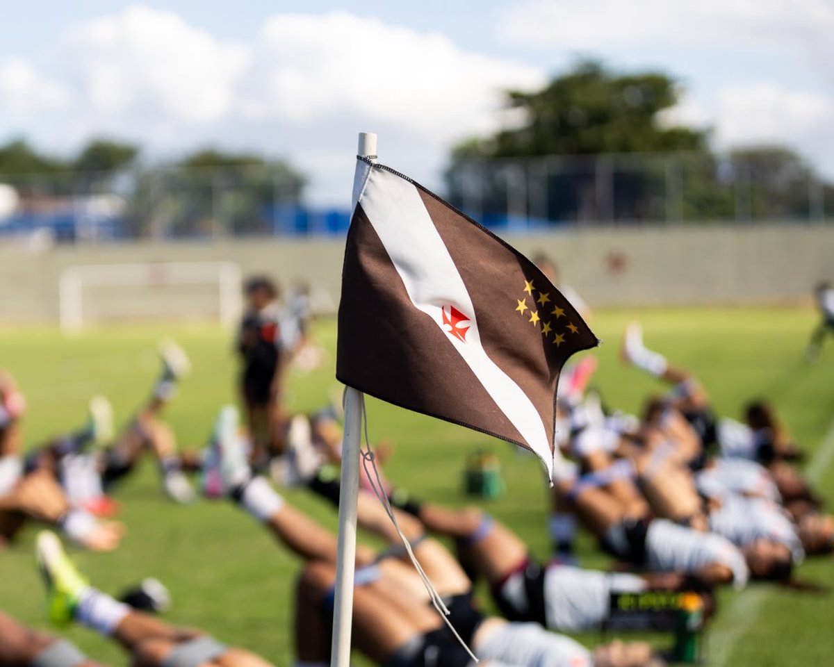 Feminino Sub-17: Veja fotos do treino das jogadoras do Vasco